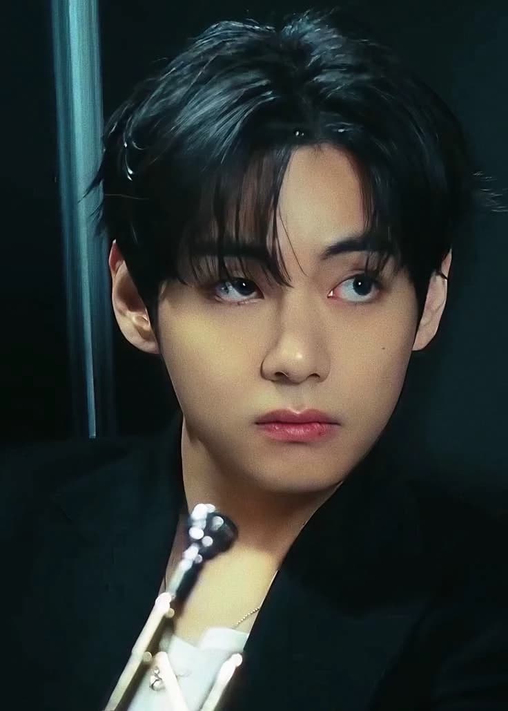 Kim taehyung thumbnail