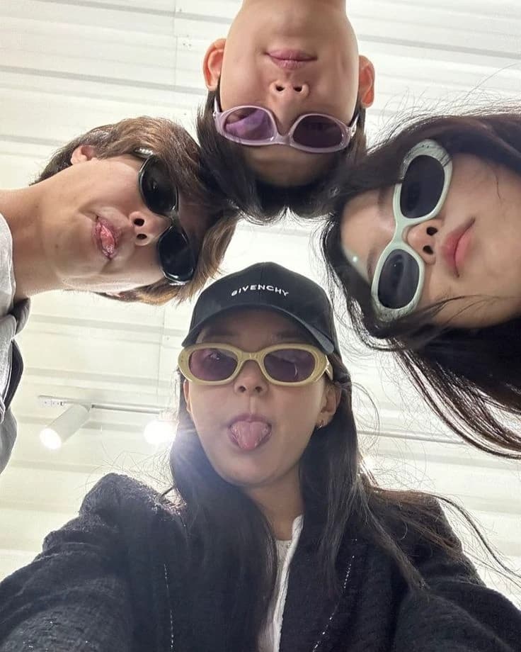 4 friends thumbnail
