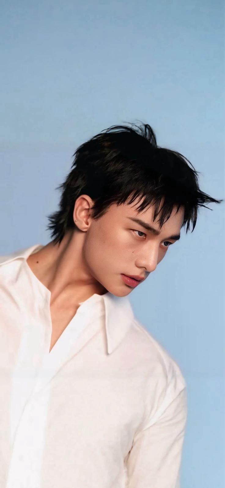 Hwang Hyunjin thumbnail