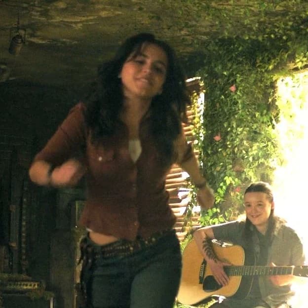 Dina Cristina• thumbnail