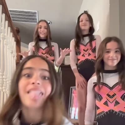 The Cheer Squad (Zuzia, Zoja, Olivia, Tosia) thumbnail