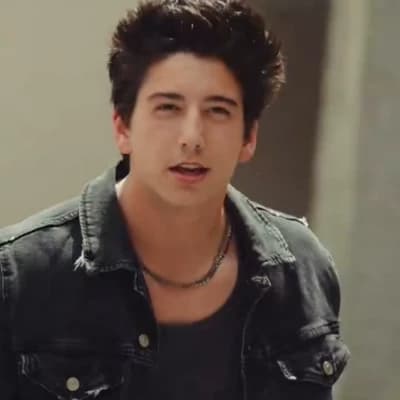 Milo Manheim thumbnail