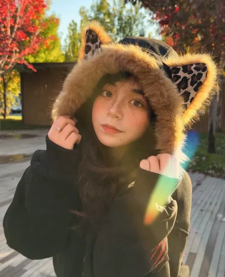 Caroline (the Shy Nerd girl)  thumbnail