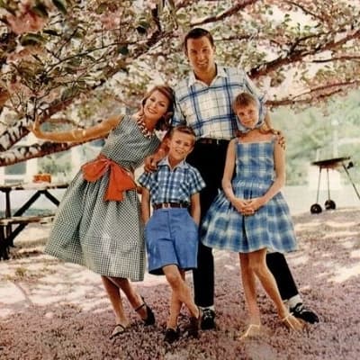 1950s family thumbnail
