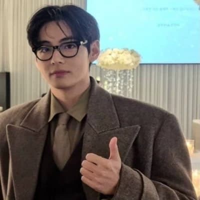 Kim Taehyung thumbnail