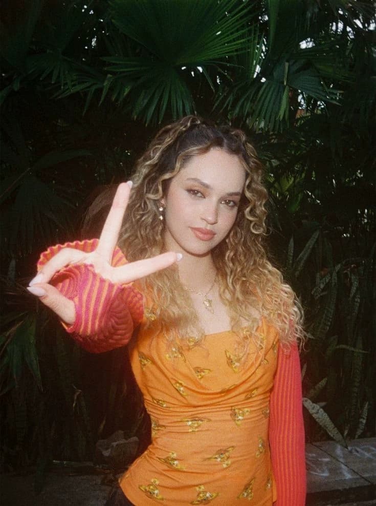Daniela thumbnail