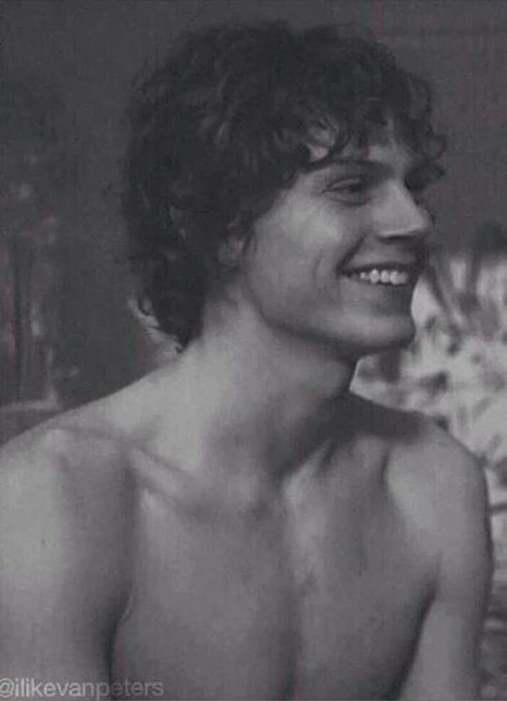 Evan Peters thumbnail