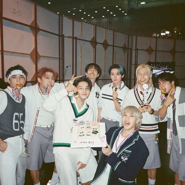 Stray Kids thumbnail