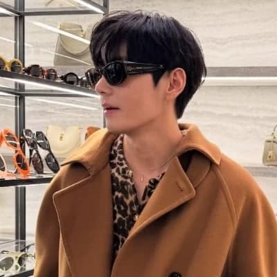 Kim Taehyung (famous)  thumbnail