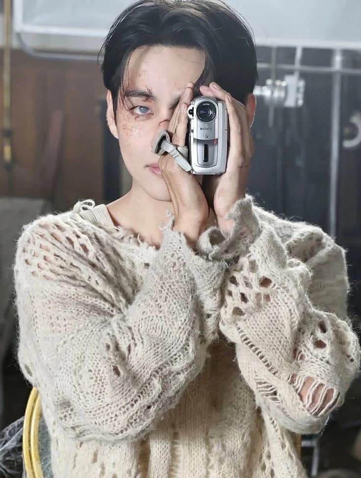 Kim Taehyung thumbnail