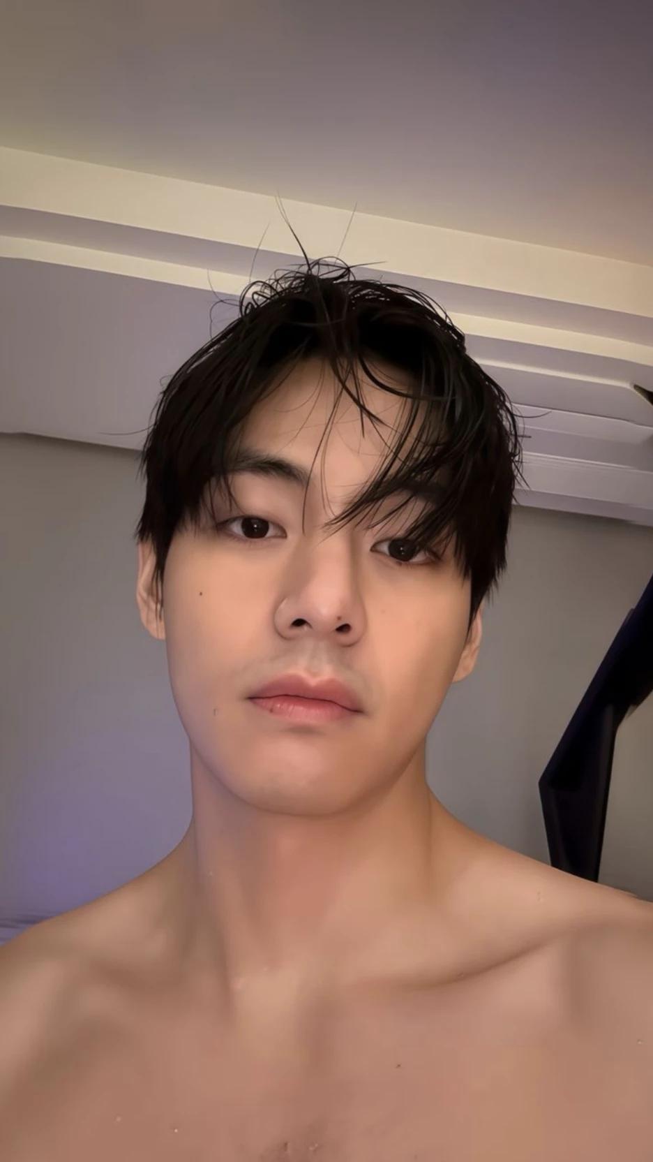 Kim Taehyung  thumbnail
