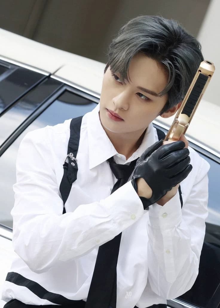 Lee Know thumbnail