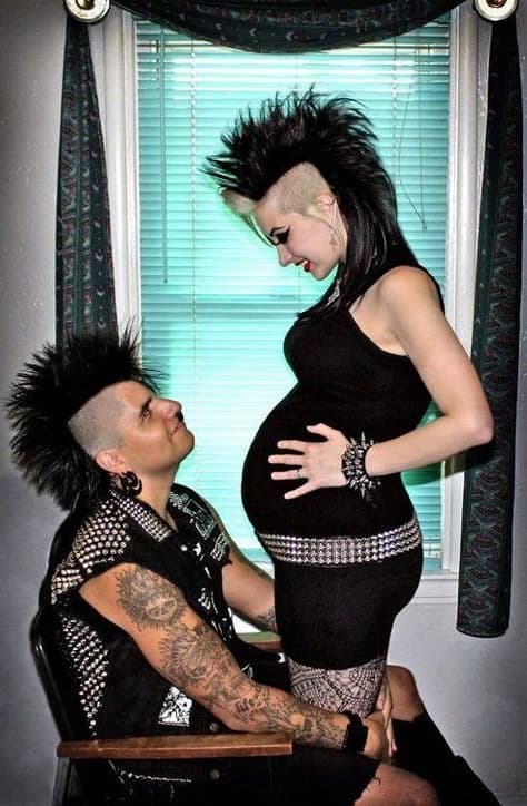 Yandere gothic mommy and emo daddy  thumbnail