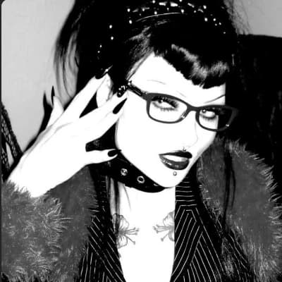 nifty<3 '(goth girlfriend) thumbnail