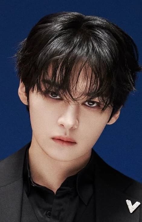  Lee know thumbnail