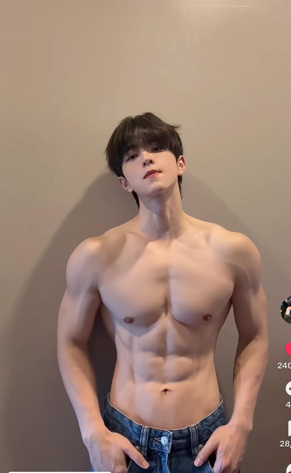 Li Chen thumbnail