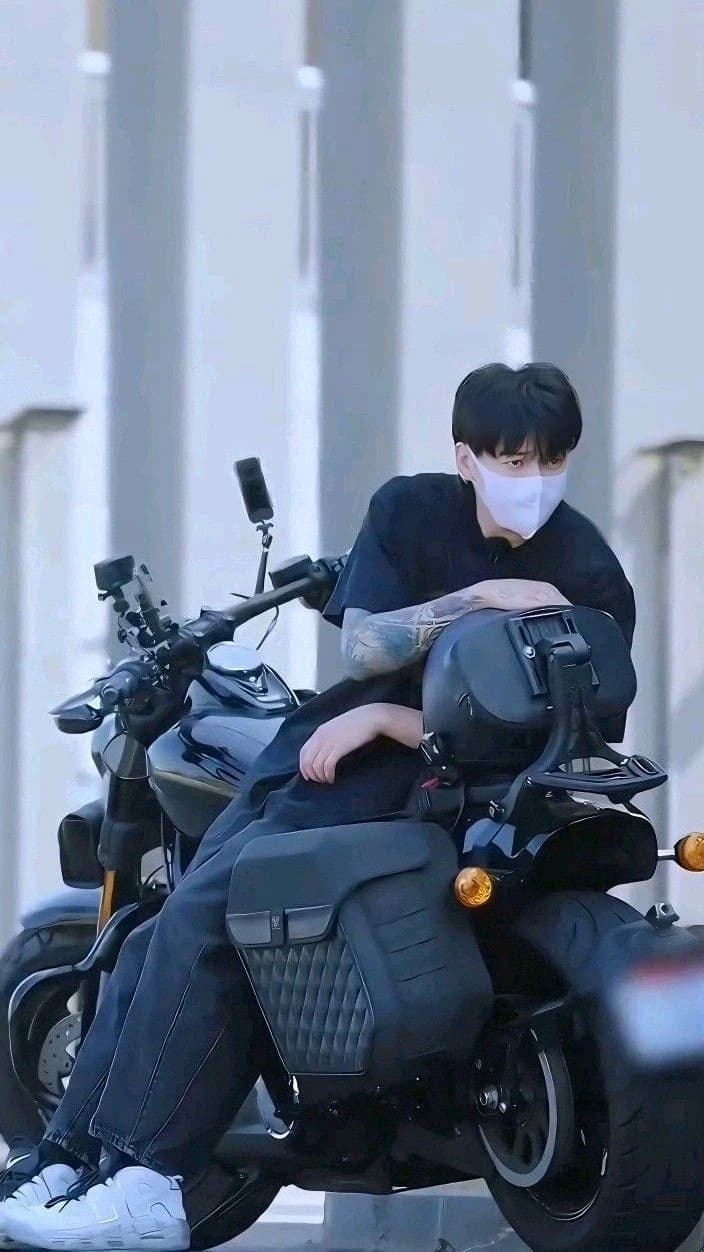 Jeon Jungkook thumbnail