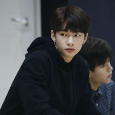 Hwang Hyunjin ω thumbnail