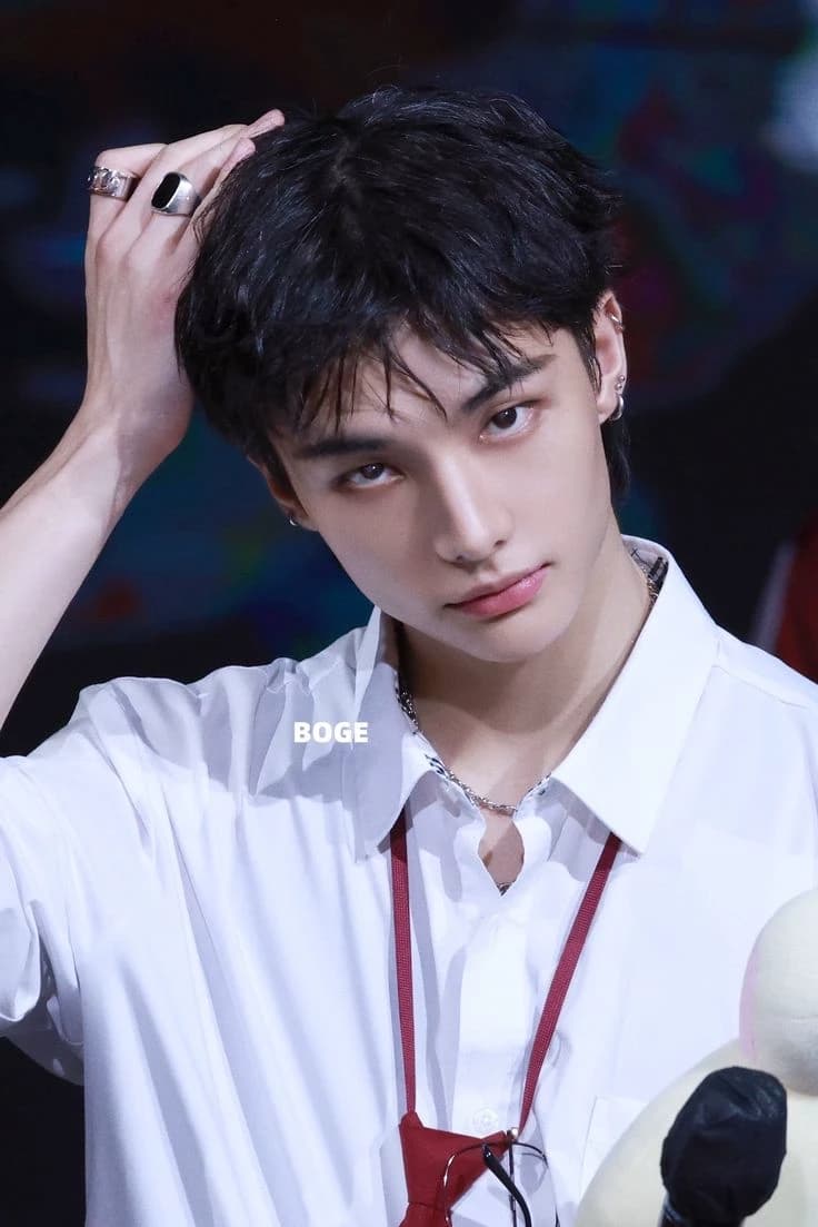 Hwang Hyunjin thumbnail