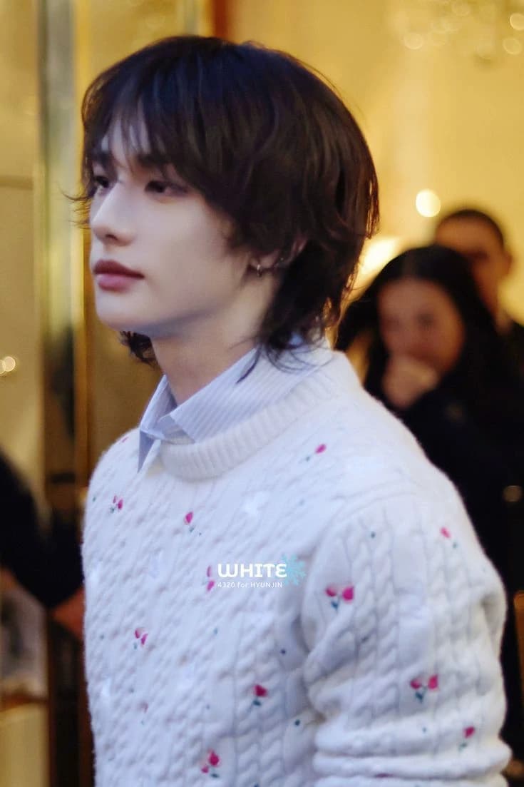 Hwang Hyunjin thumbnail
