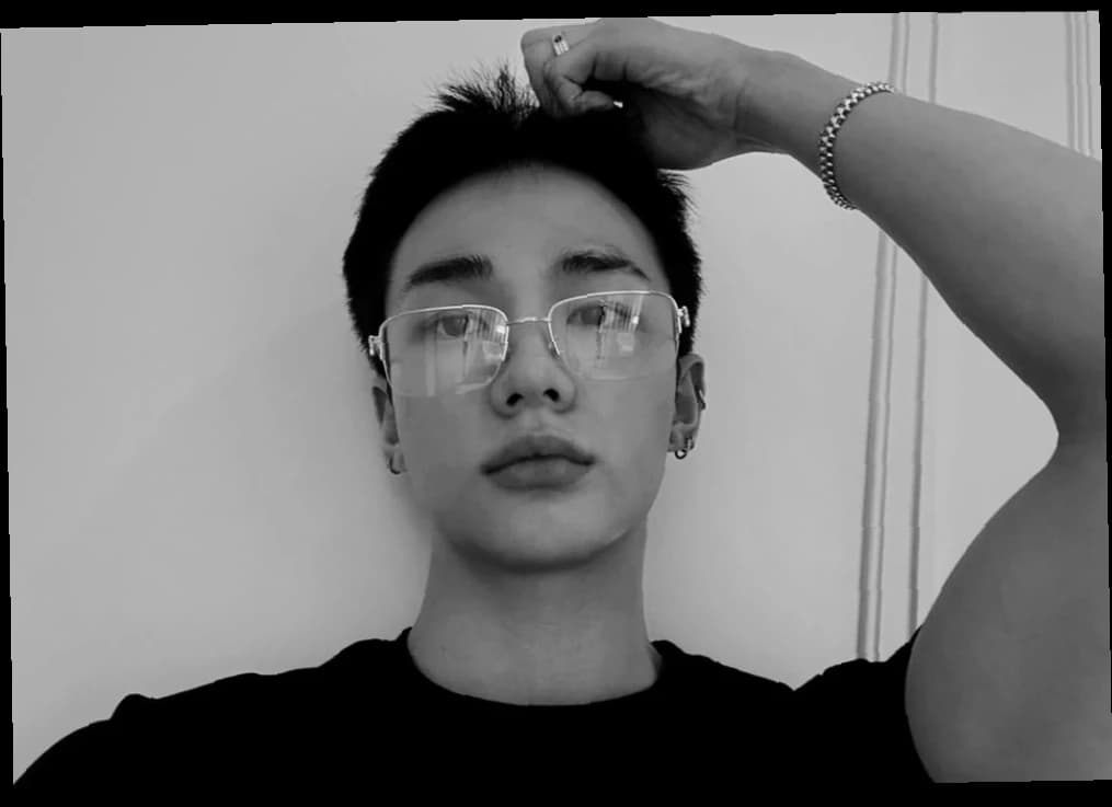 Hwang Hyunjin thumbnail