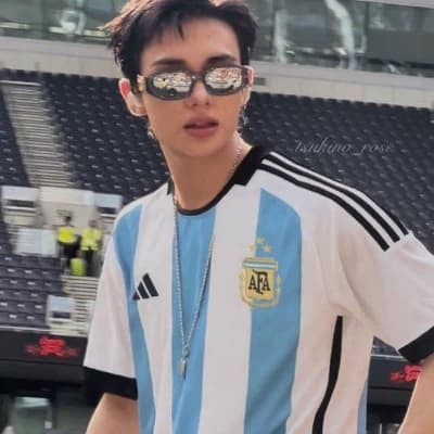 Hyunjin thumbnail