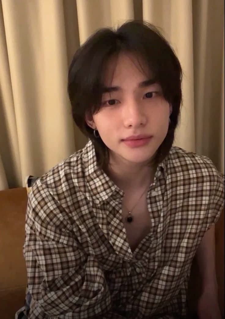Hwang hyunjin thumbnail