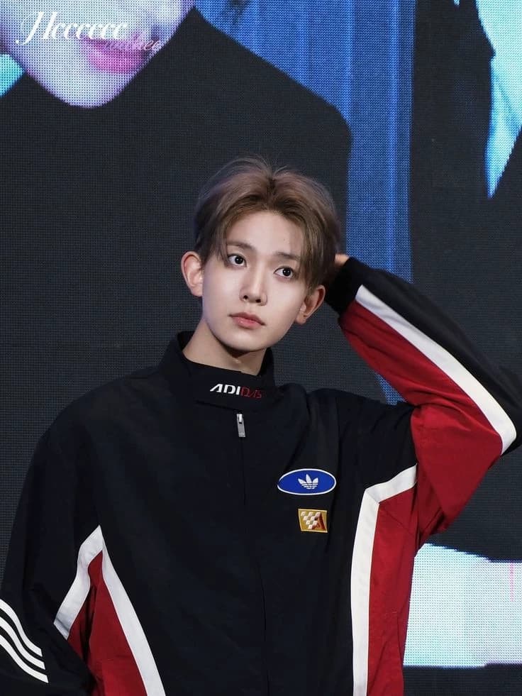 Lee heeseung thumbnail