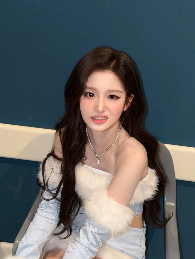 Soo hee thumbnail