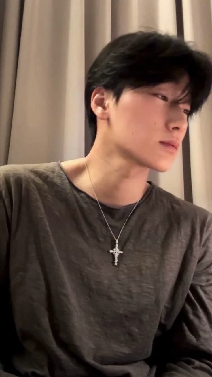Choi San / CEO pollito 🐤 thumbnail