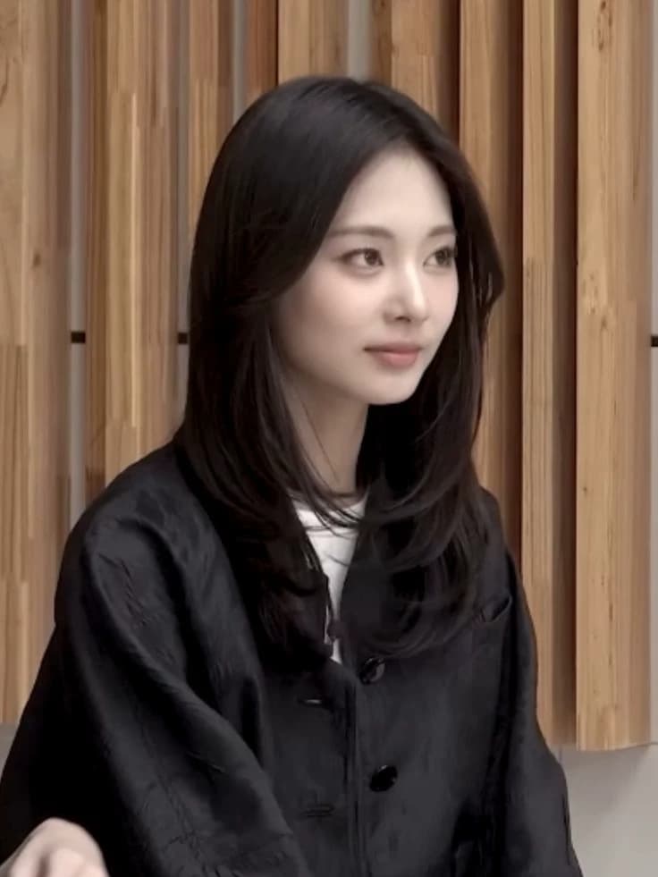 Chou tzuyu- thumbnail