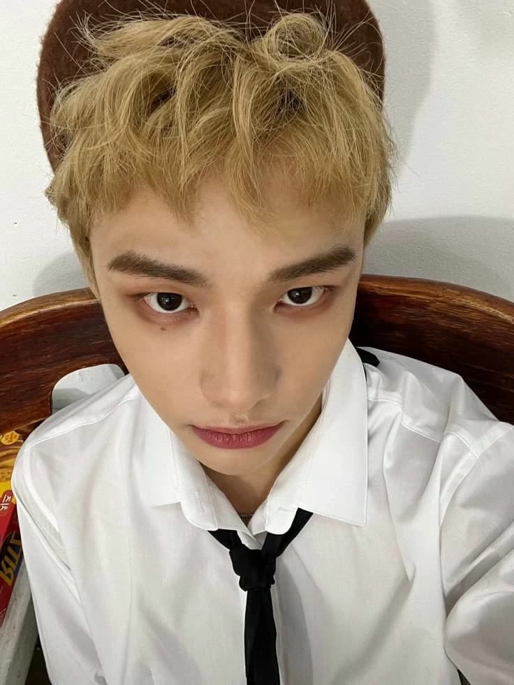 Hyunjin thumbnail