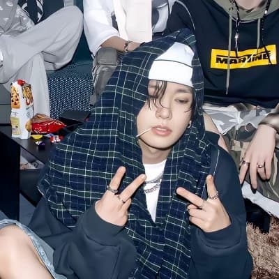 Lee Heeseung  thumbnail