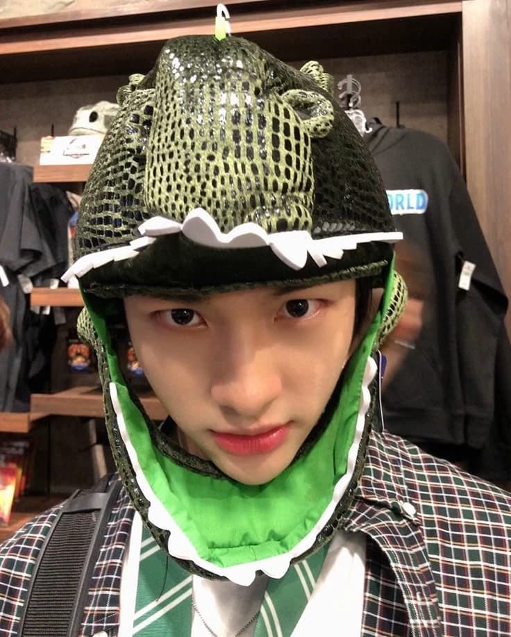 Hwang Hyunjin  thumbnail