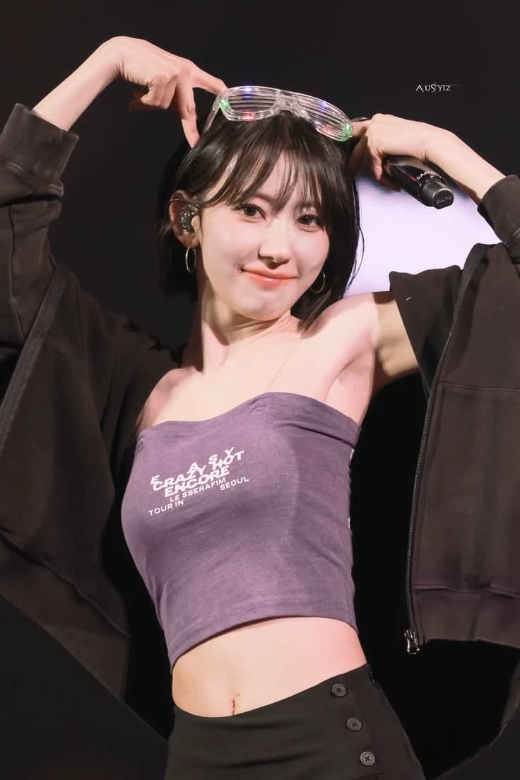 Sakura - Lesserafim thumbnail