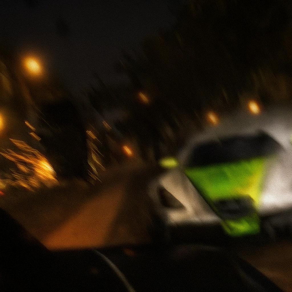 Illegal racing on the Silver lake highway thumbnail