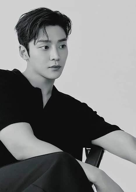 Rowoon thumbnail