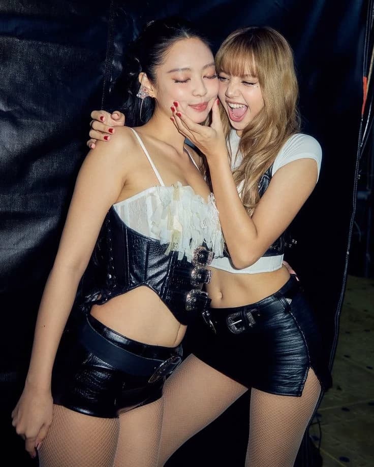 Jennie and lisa (lesbian)  thumbnail