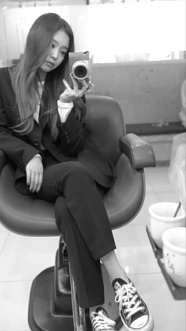 Jennie Kim. thumbnail