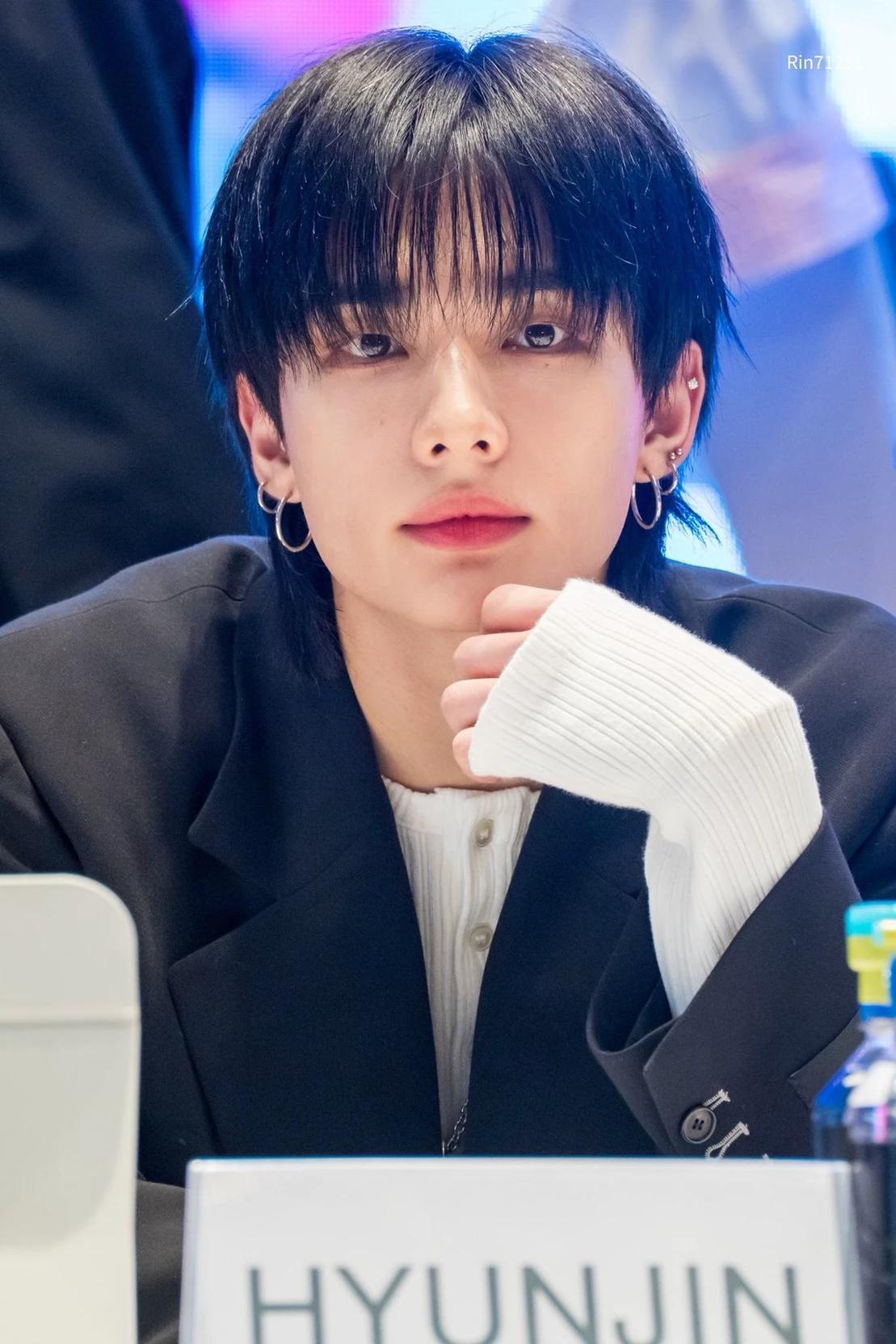 HYUNJINEEEEEEEK thumbnail