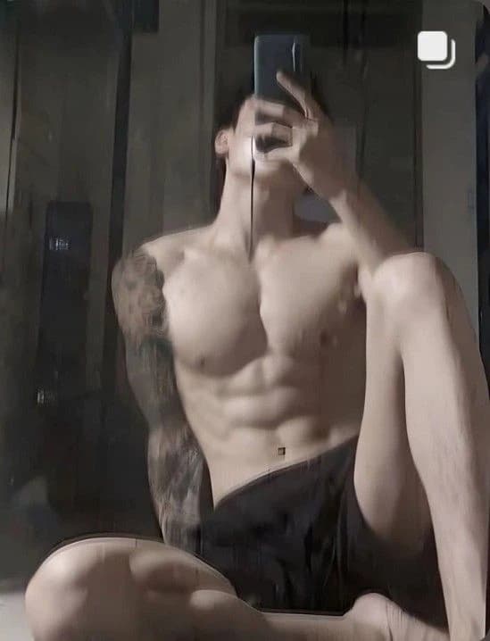 Dracula's🤴 son thumbnail