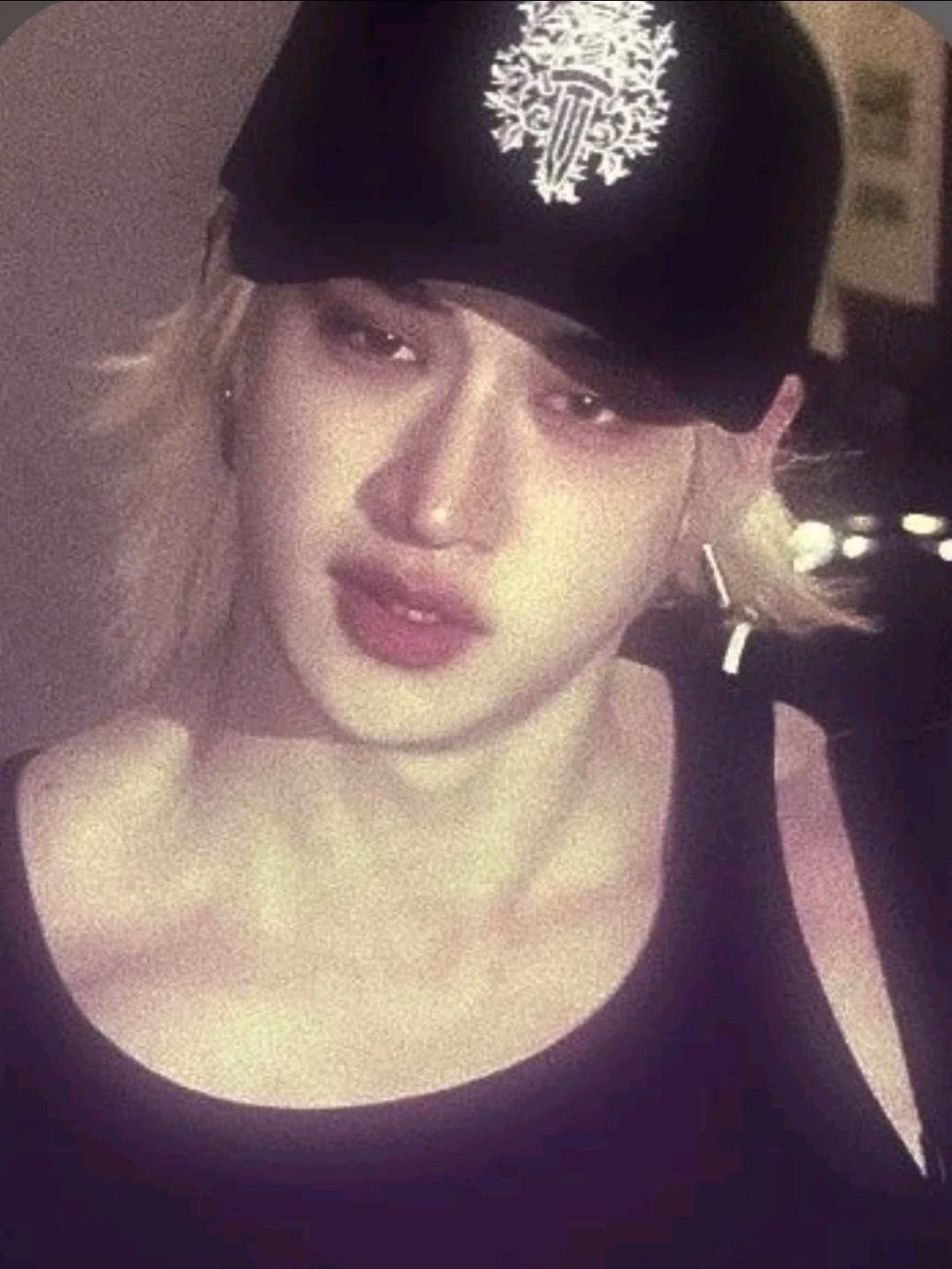 Bang Chan - vampire thumbnail