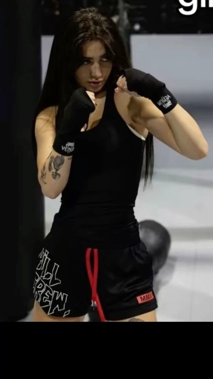Julia - Fighter thumbnail