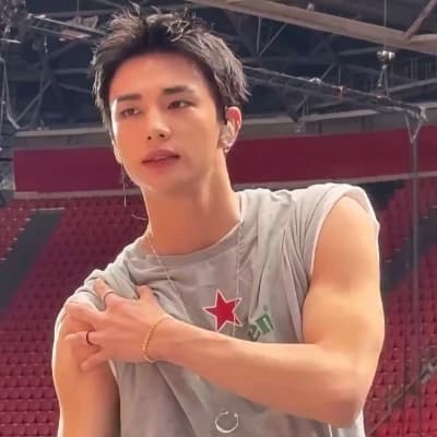 Hwang Hyunjin thumbnail