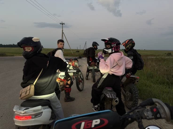 Motorcyclists thumbnail