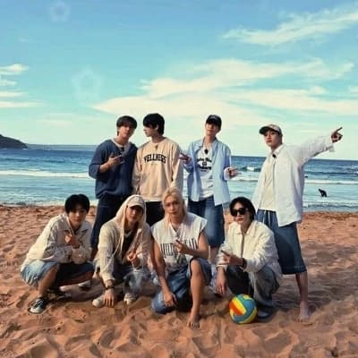 STRAY KIDS thumbnail