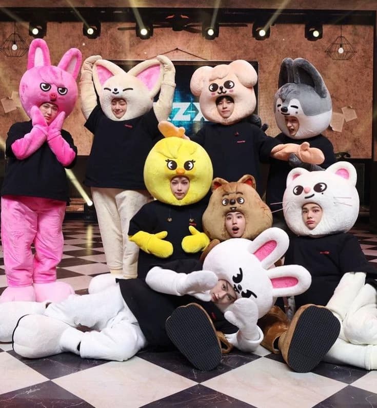 STRAY KIDS thumbnail
