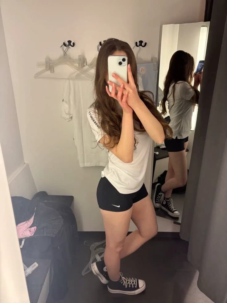 Lia – Ex's Bestfriend thumbnail