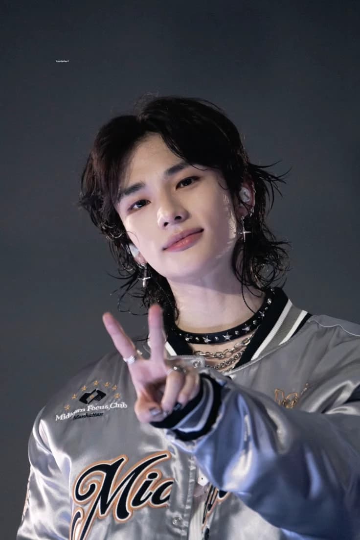 Hwang Hyunjin thumbnail
