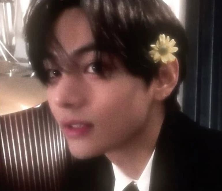 Taehyung (whore) thumbnail